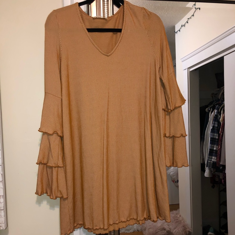 Bell-sleeved Altar’d State shift dress